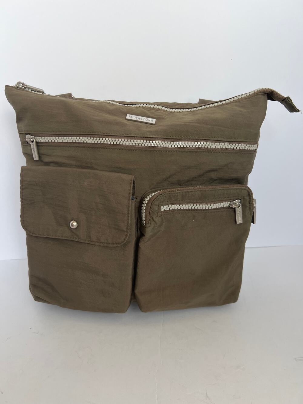 Baggallini Sydney Gray Nylon Multi Pocket Travel Crossbody Bag Purse Small OS